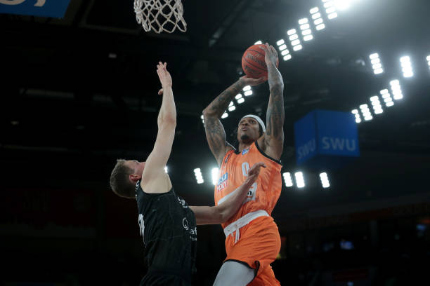 针对四周跳 针对四周跳